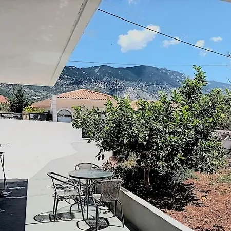Apartament Vouzianas Karavádhos
